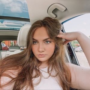 Meet your Posher, Cassie